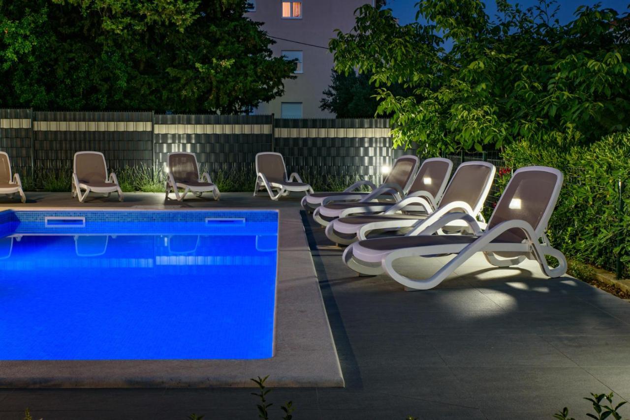 Seka Apartments With A Pool Каштела Экстерьер фото